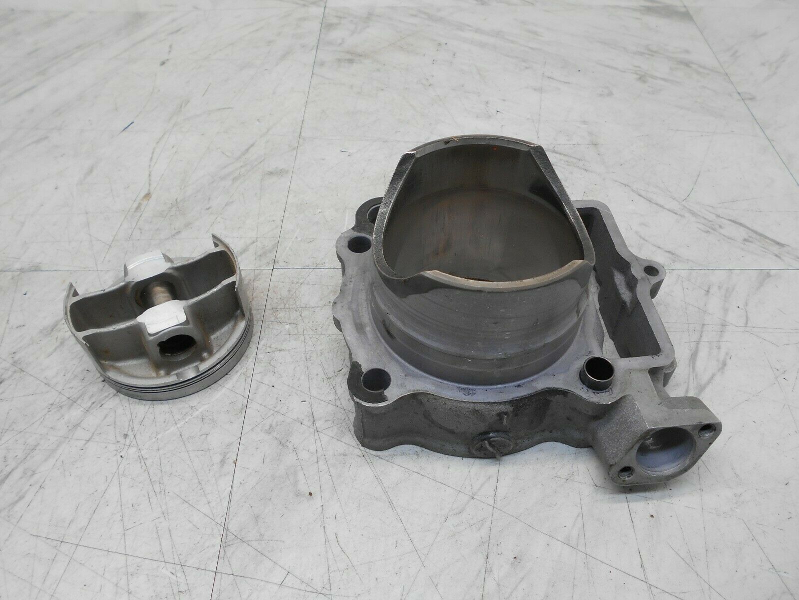SUZUKI RMZ250 RMZ 250 2004 04 CYLINDER JUG PISTON. - Fresh Stock Dated October 2025