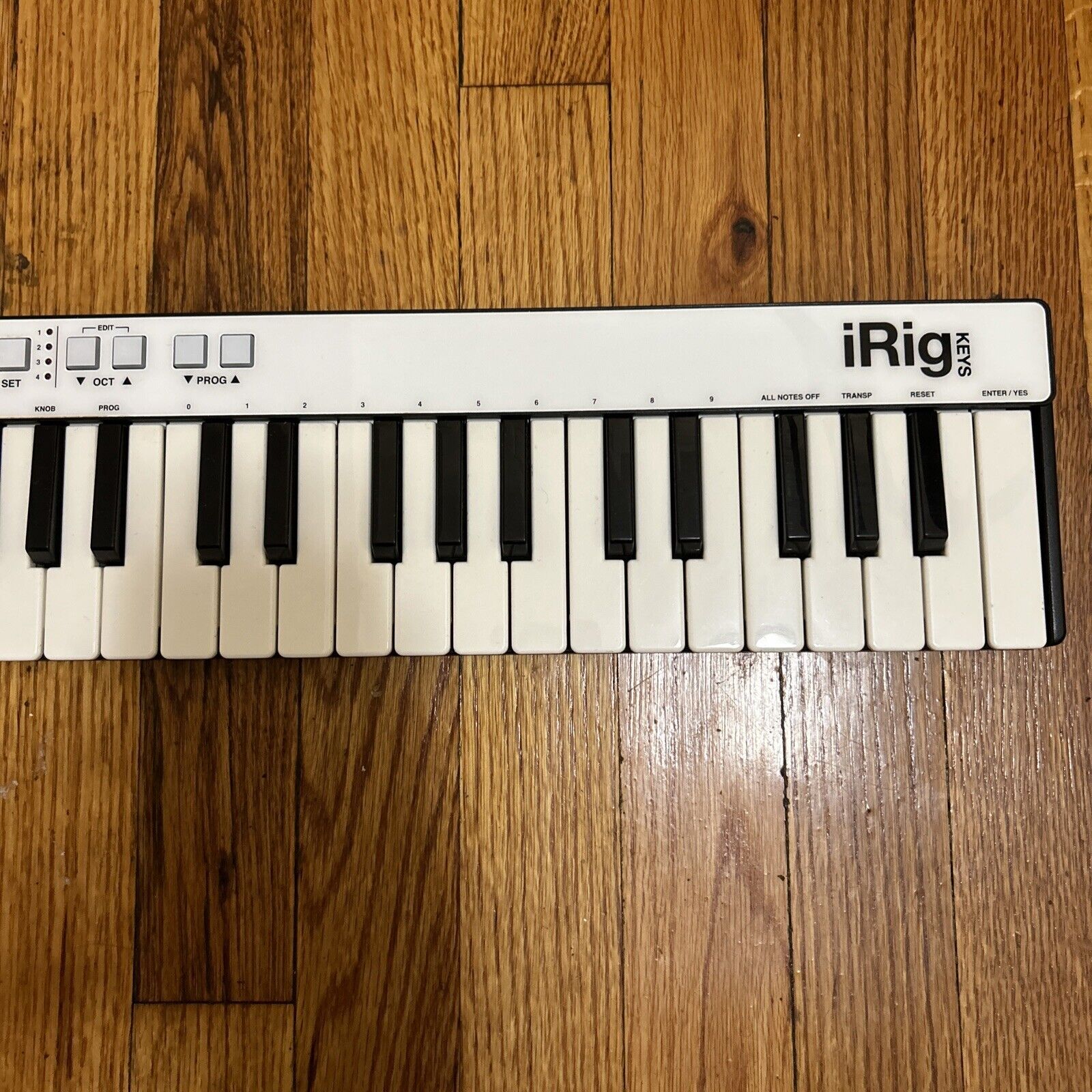 iRig Keys 37-Key Mini MIDI Keyboard Controller TESTED no cords - Fresh Stock Dated October 2025