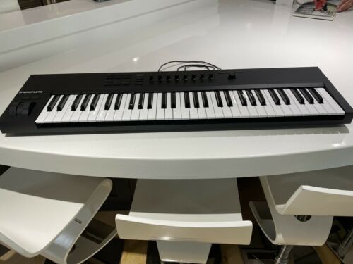 Native Instruments KOMPLETE KONTROL A61 - 61-Key Controller - Fresh Stock Dated October 2025