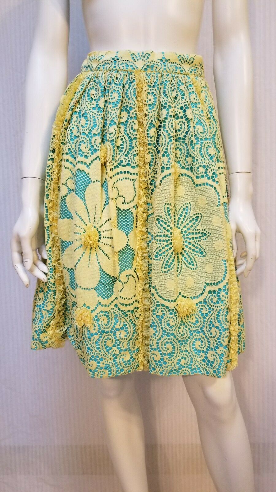 Vintage COUNTRY FAIR by Berk - Wynn Yellow Lace Skirt - Waist 25 in. - Fresh Stock Dated October 2025