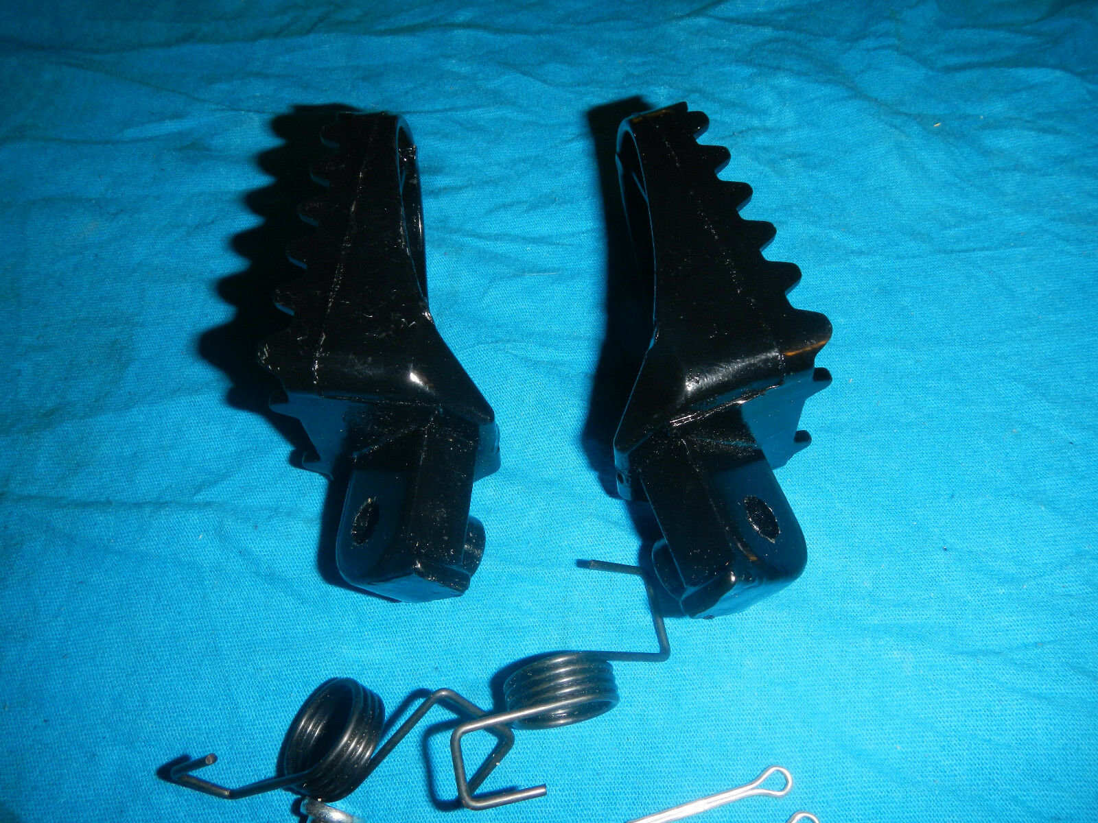 AFTERMARKET FOOT PEG KAWASAKI 88,90-03 KX60  02-15 KLX110 KX 60 KLX 110 KX110L - Fresh Stock Dated October 2025