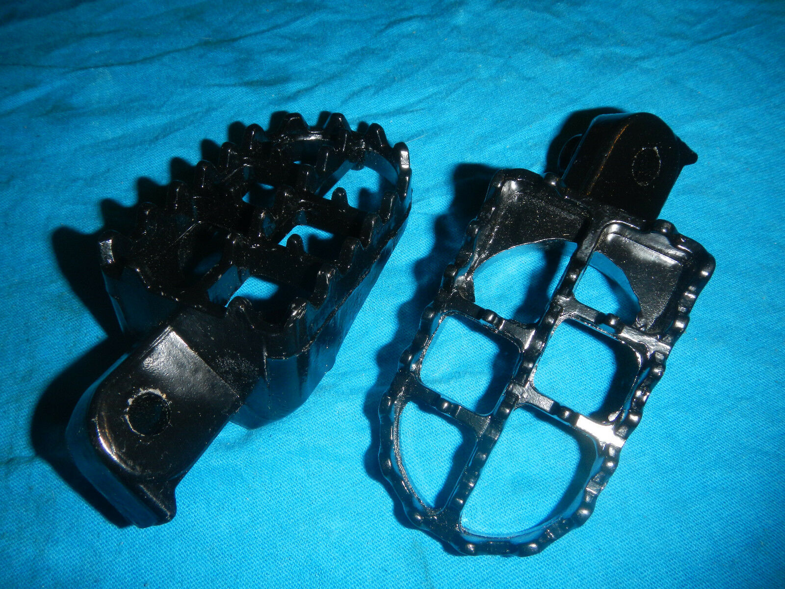 AFTERMARKET FOOT PEG KAWASAKI 88,90-03 KX60  02-15 KLX110 KX 60 KLX 110 KX110L - Fresh Stock Dated October 2025