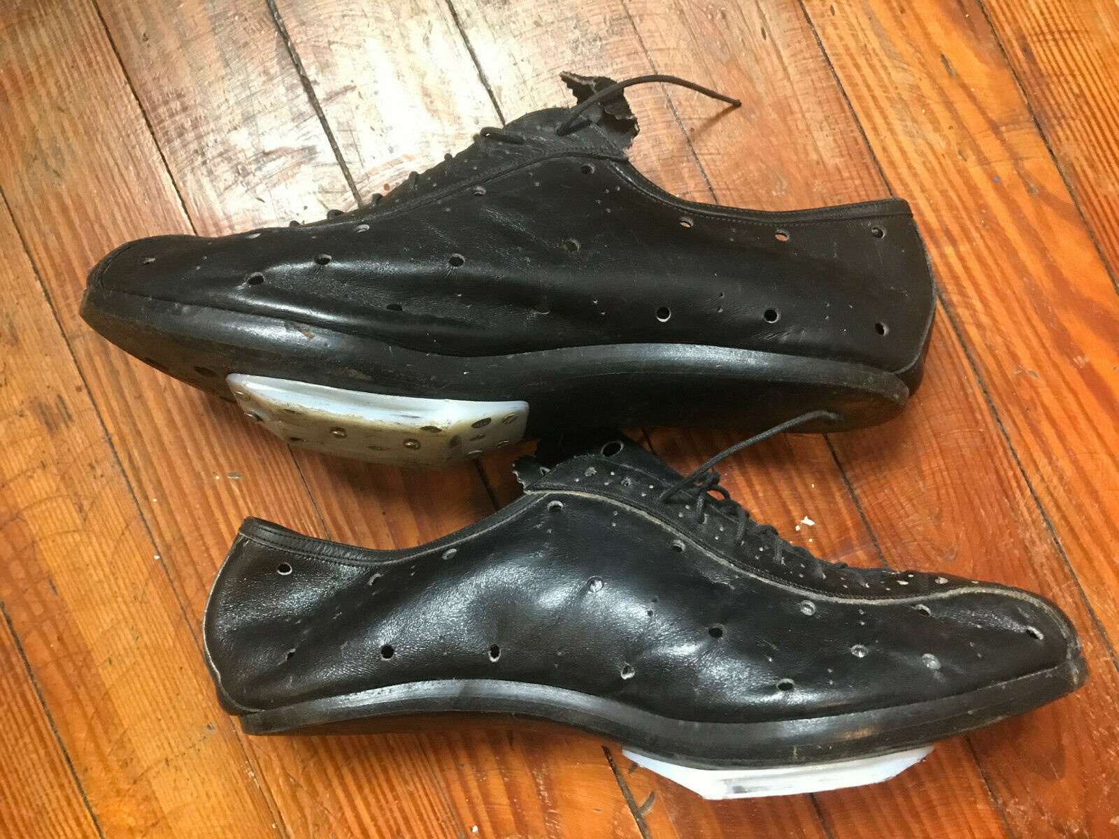 Cinelli leather cycling shoes with M71 cleats in ex. used cond. Vintage Eroica - Fresh Stock Dated October 2025