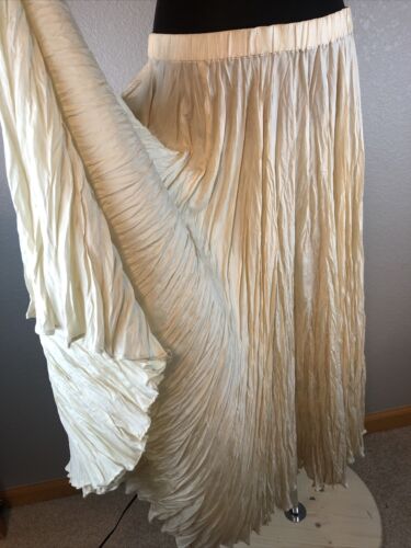I Magnin Vintage Ivory/Cream Silk Pleated Skirt in Size Medium - Fresh Stock Dated October 2025