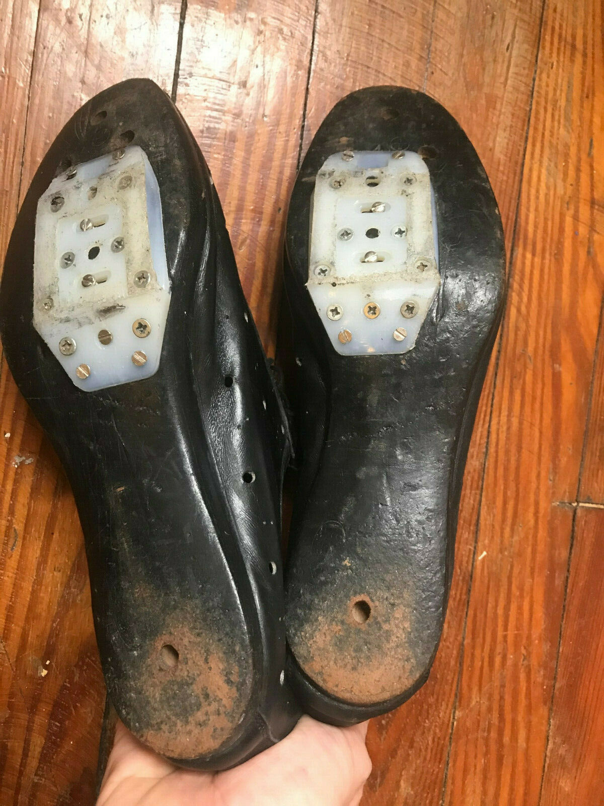 Cinelli leather cycling shoes with M71 cleats in ex. used cond. Vintage Eroica - Fresh Stock Dated October 2025