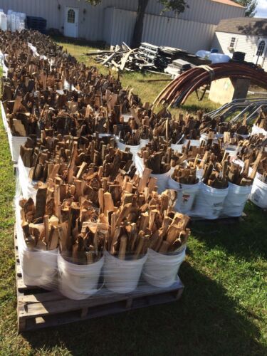 PALLETS FIREWOOD W/ FREE KINDLING /OAK & MIXED HARDWOOD/ SEASONED OVER A YEAR. / - Fresh Stock Dated October 2025