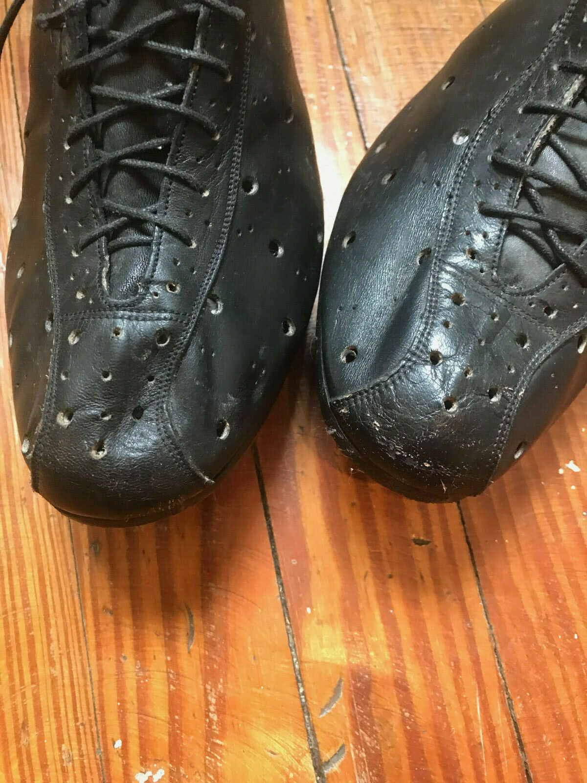 Cinelli leather cycling shoes with M71 cleats in ex. used cond. Vintage Eroica - Fresh Stock Dated October 2025