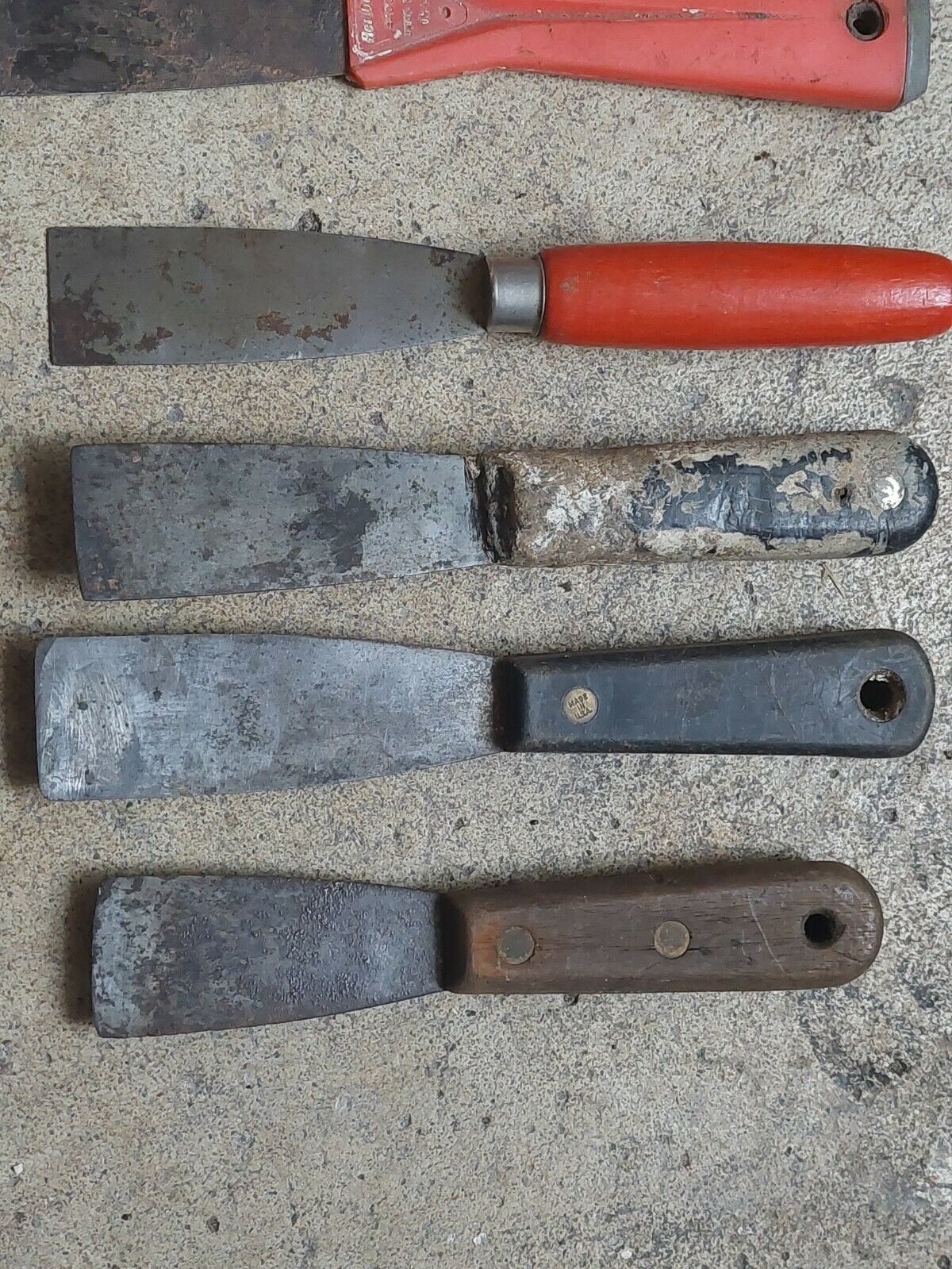Lot Of 14 Vintage Putty Knifes Paint Scrapers - Fresh Stock Dated October 2025