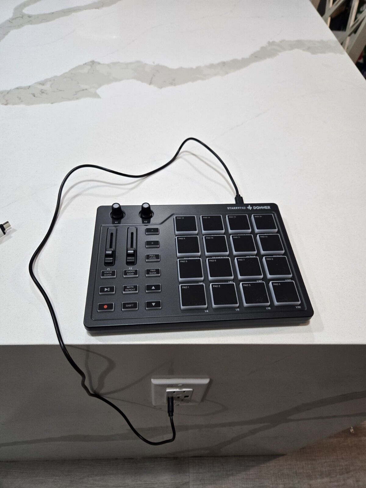 Donner MIDI Starrypad Pad Controller Pad Beat Maker Machine Professional 16 Pad - Fresh Stock Dated October 2025
