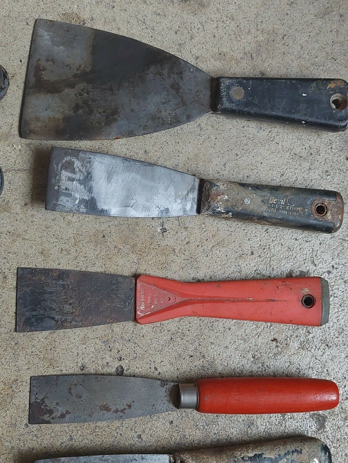 Lot Of 14 Vintage Putty Knifes Paint Scrapers - Fresh Stock Dated October 2025