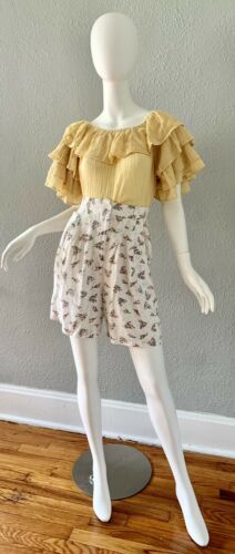 Vintage 80s 90s White Grunge Floral Pleated High Waist Baggy Shorts S/M - Fresh Stock Dated October 2025