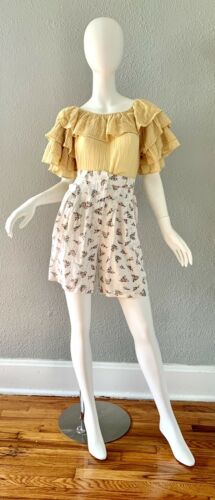Vintage 80s 90s White Grunge Floral Pleated High Waist Baggy Shorts S/M - Fresh Stock Dated October 2025