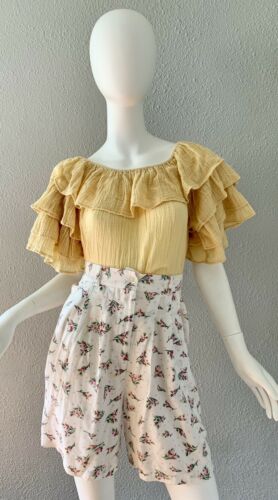 Vintage 80s 90s White Grunge Floral Pleated High Waist Baggy Shorts S/M - Fresh Stock Dated October 2025