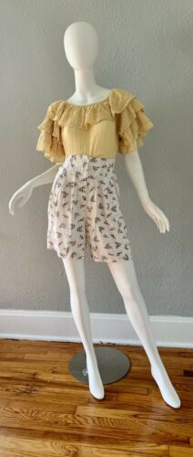 Vintage 80s 90s White Grunge Floral Pleated High Waist Baggy Shorts S/M - Fresh Stock Dated October 2025