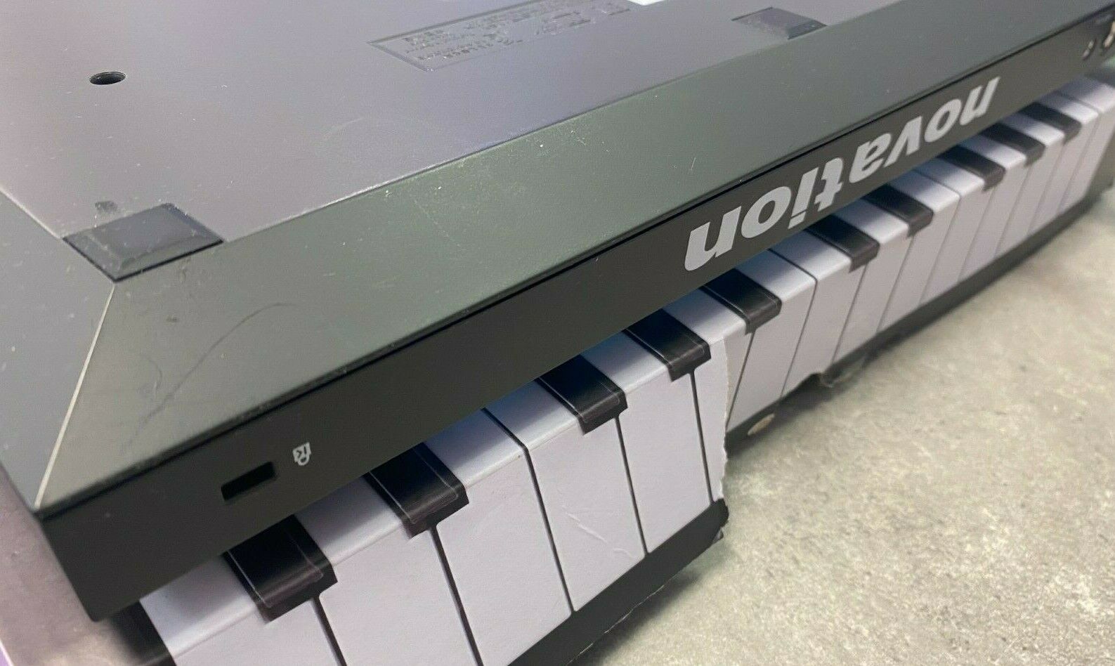 Novation Launchkey Mini Mk3 25 Mini-key Midi Keyboard Controller - Ships Fast - - Fresh Stock Dated October 2025