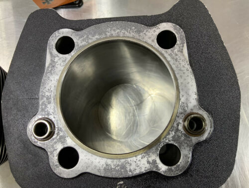 HARLEY DAVIDSON 80’ EVO CYLINDER BARRELS/JUGS & PISTONS 16K MILES NICE [G87] - Fresh Stock Dated October 2025