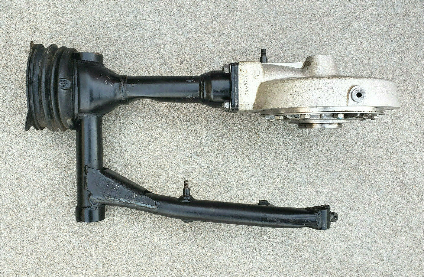 YAMAHA XS750 REAR SWINGARM FINAL DRIVE ASSEMBLY CASE TYPE II 2 AXLE GEAR 77-79 - Fresh Stock Dated October 2025