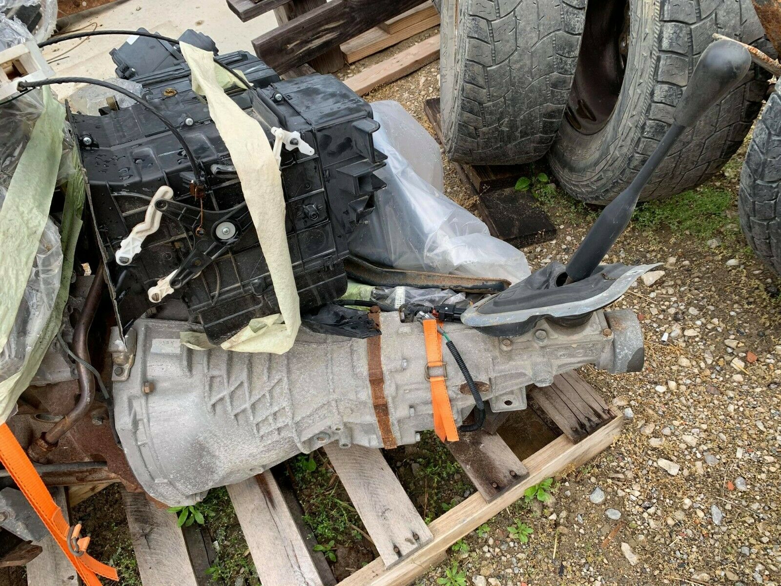 '04 Nissan Frontier 2wd 2.5L 5 speed Manual Transmission w/ Computer and Harness - Fresh Stock Dated October 2025