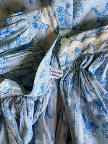 vintage 1950s blue novelty print cotton full skirt m - Fresh Stock Dated October 2025