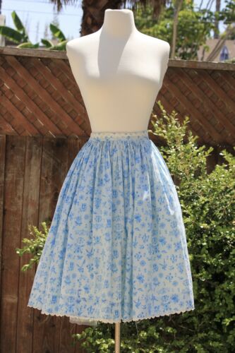 vintage 1950s blue novelty print cotton full skirt m - Fresh Stock Dated October 2025
