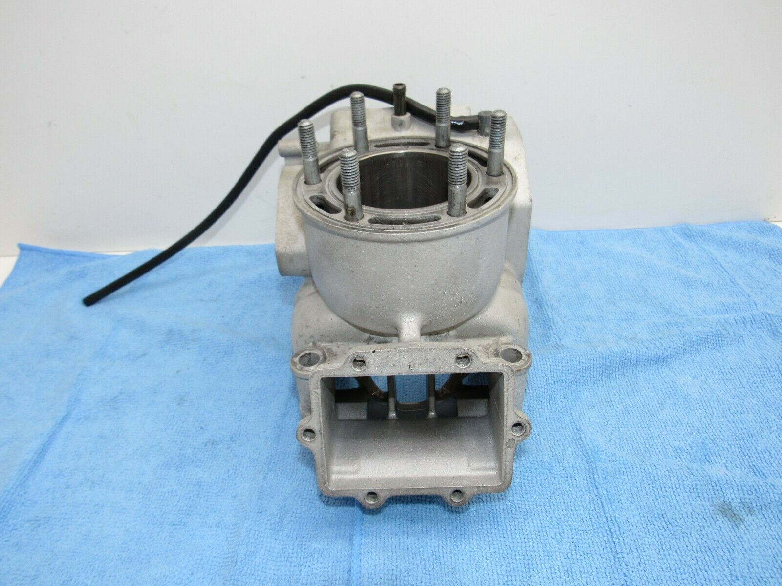 01 SUZUKI RM 250 RM250 CYLINDER OEM ENGINE MOTOR JUG BARREL STD NICE 11200-37861 - Fresh Stock Dated October 2025