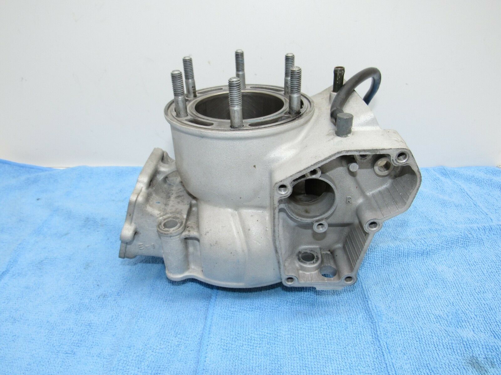01 SUZUKI RM 250 RM250 CYLINDER OEM ENGINE MOTOR JUG BARREL STD NICE 11200-37861 - Fresh Stock Dated October 2025