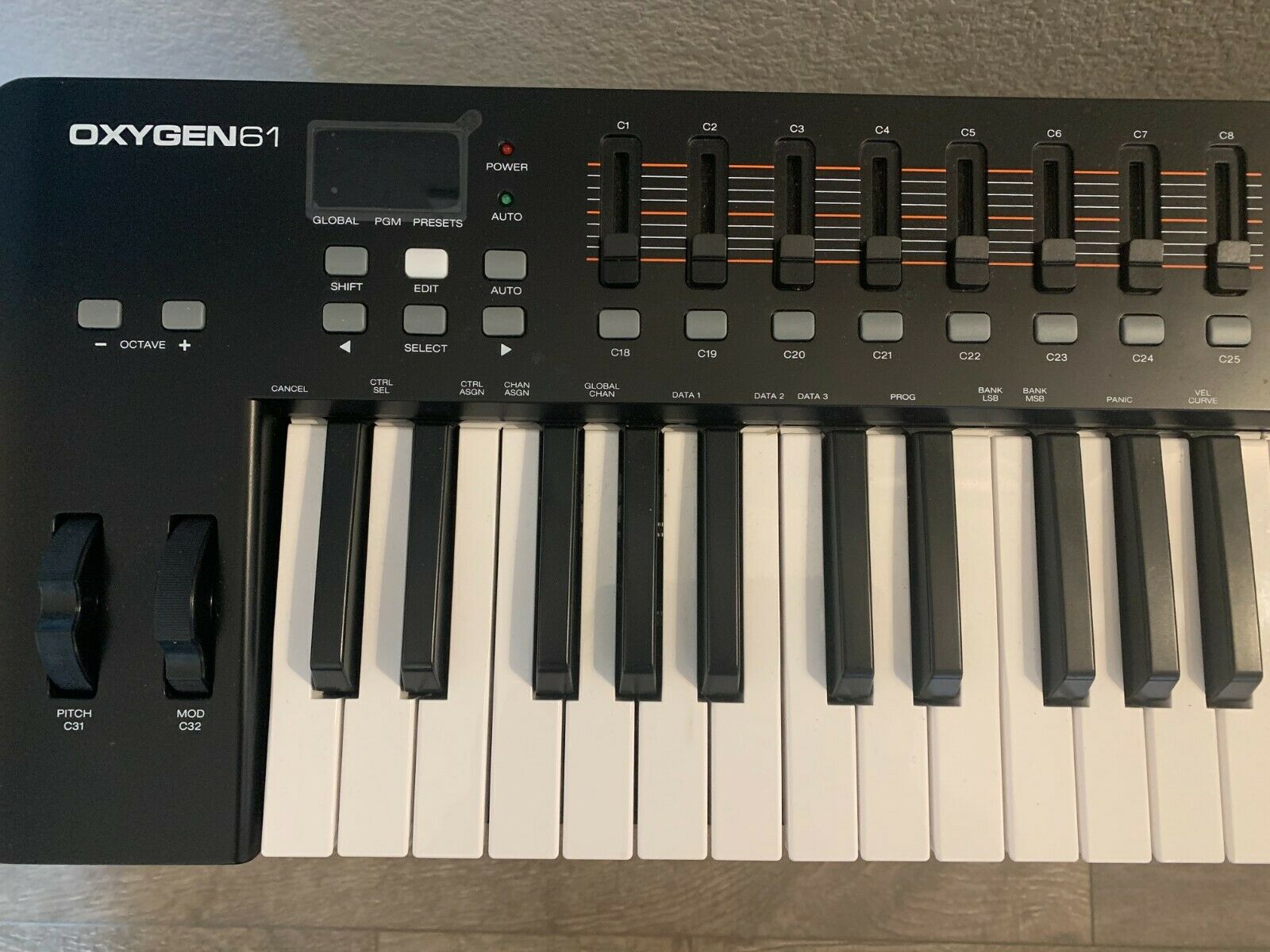 M-AUDIO OXYGEN 61 - Fresh Stock Dated October 2025