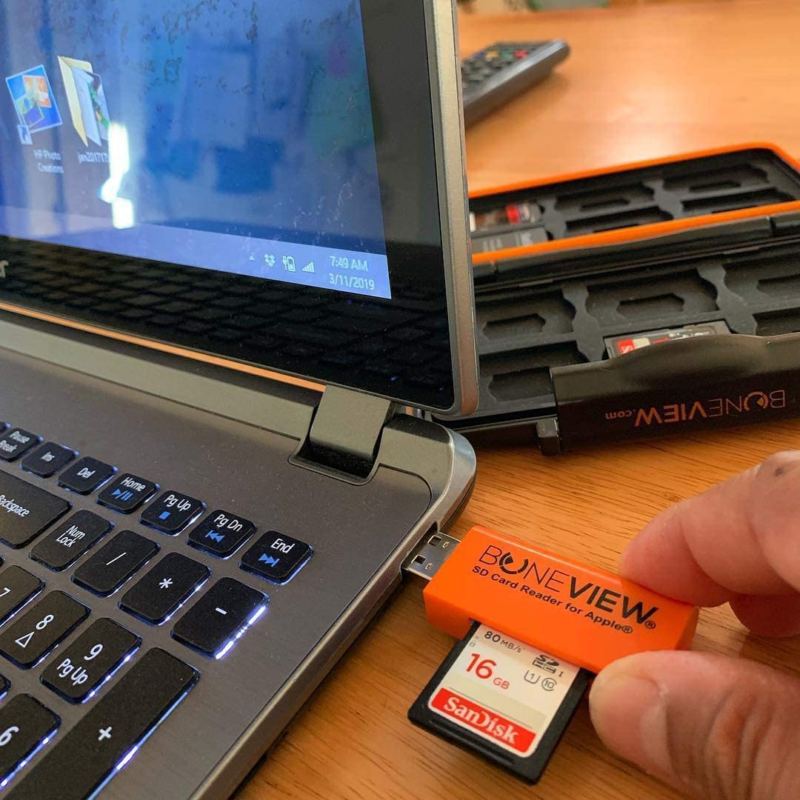 BoneView SD Card Reader for iPhone - New Corded Trail Camera Viewer Plays Deer - Fresh Stock Dated October 2025