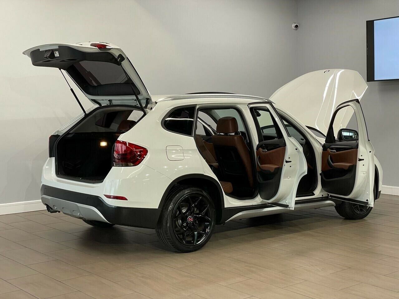 2014 BMW X1 sDrive28i - Fresh Stock Dated October 2025