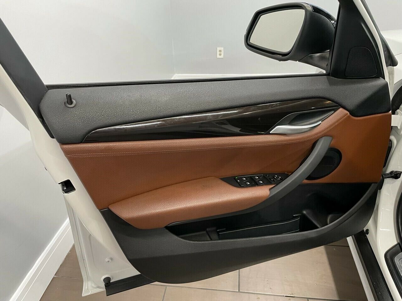 2014 BMW X1 sDrive28i - Fresh Stock Dated October 2025