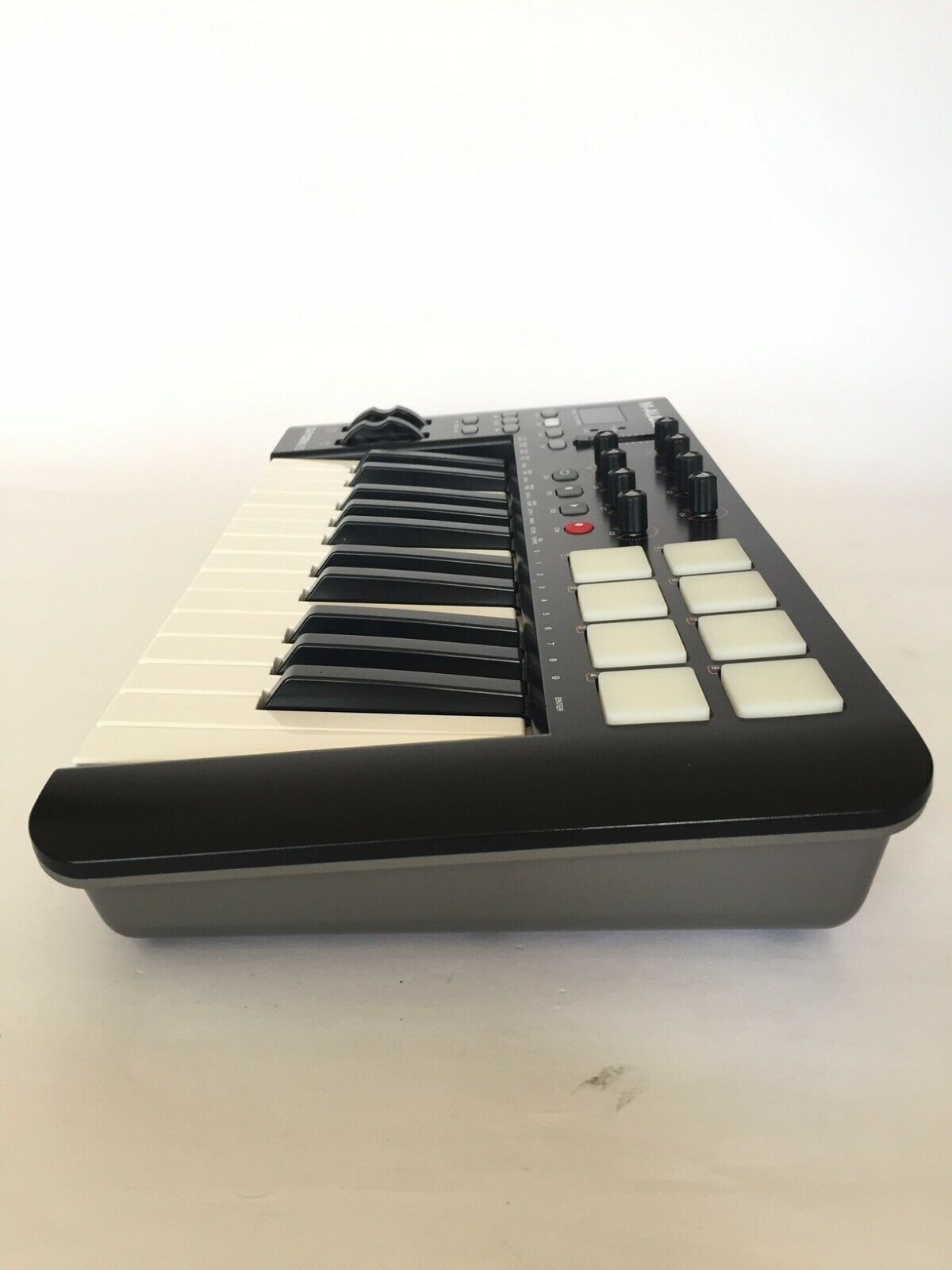 M-Audio Oxygen 25 - USB MIDI Keyboard Controller Excellent! - Fresh Stock Dated October 2025