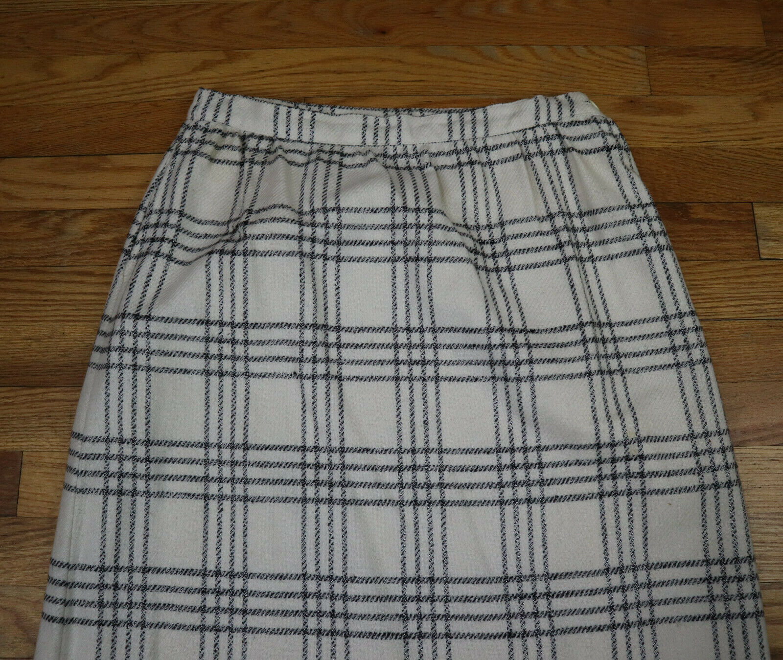 VINTAGE WOMEN'S WHITE & GRAY PLAID PENCIL SKIRT - PERSONAL - SIZE 16 - Fresh Stock Dated October 2025