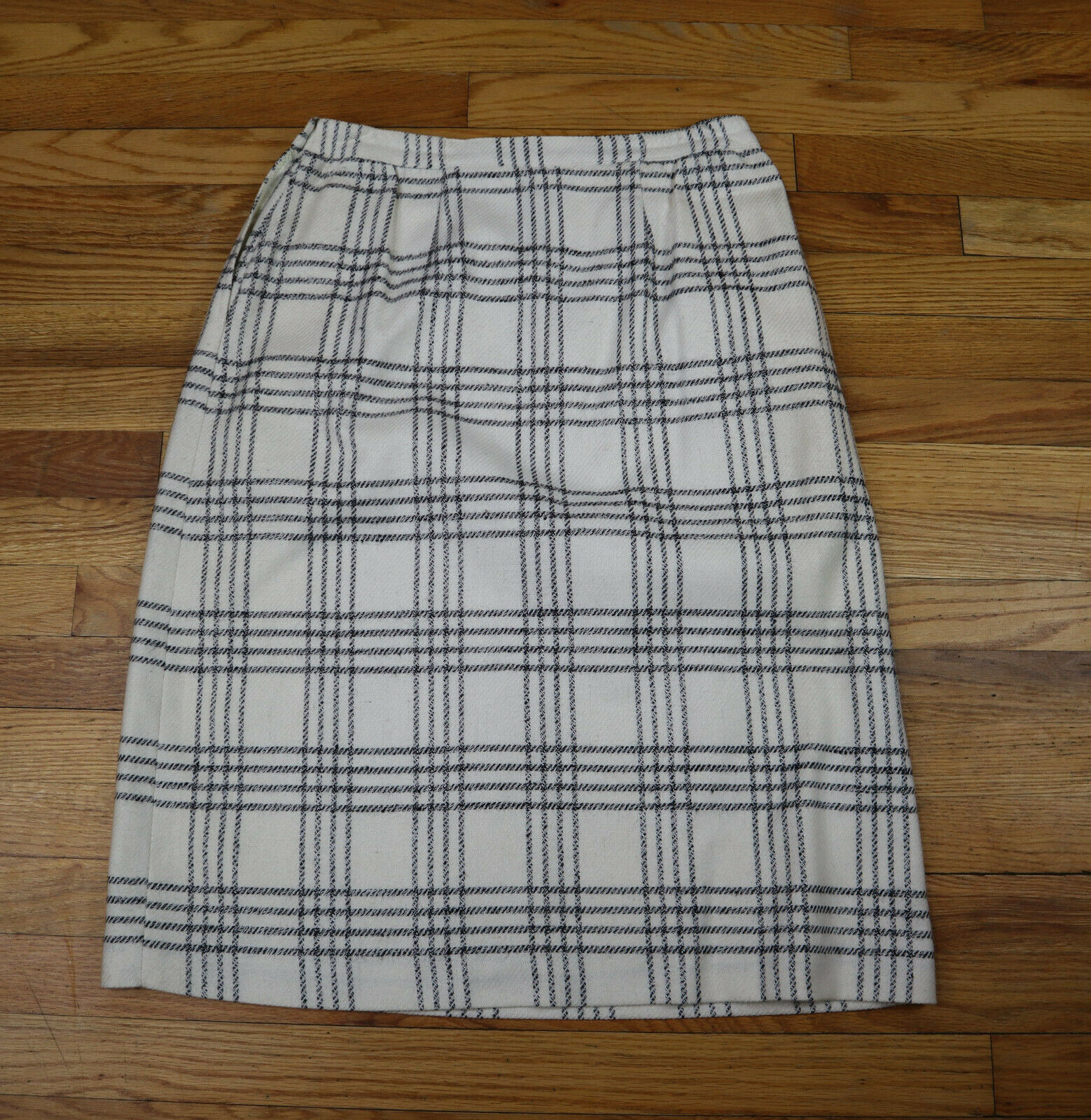 VINTAGE WOMEN'S WHITE & GRAY PLAID PENCIL SKIRT - PERSONAL - SIZE 16 - Fresh Stock Dated October 2025
